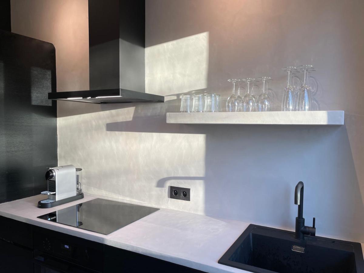 3 Bedroom Art-Nouveau Apartment With Free Parking Гент Екстериор снимка