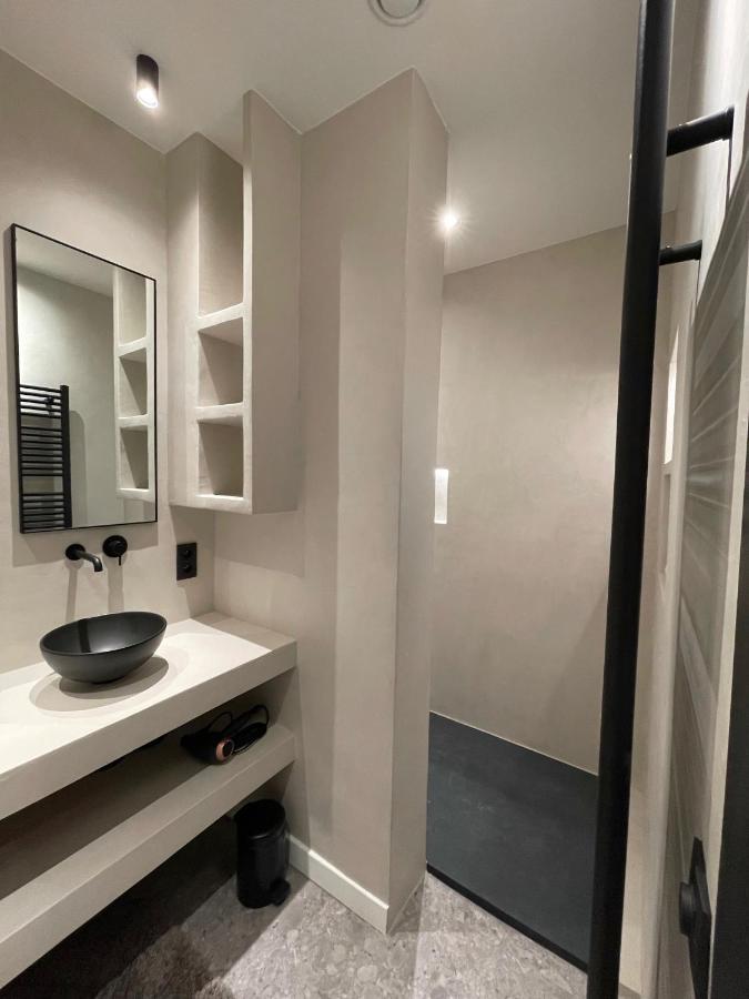 3 Bedroom Art-Nouveau Apartment With Free Parking Гент Екстериор снимка