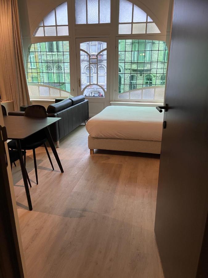 3 Bedroom Art-Nouveau Apartment With Free Parking Гент Екстериор снимка