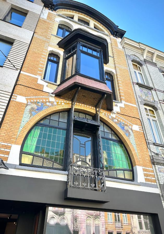 3 Bedroom Art-Nouveau Apartment With Free Parking Гент Екстериор снимка
