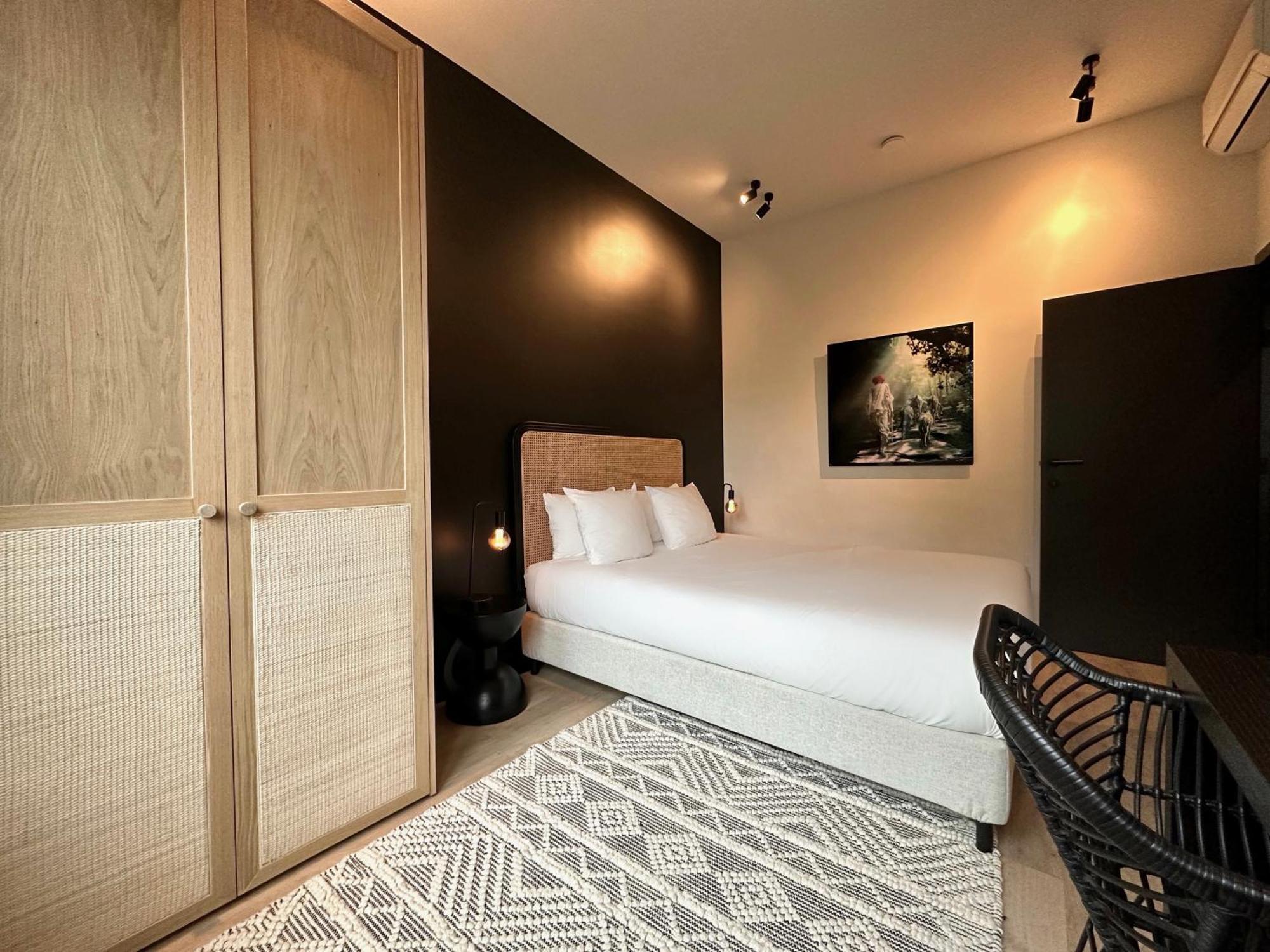 3 Bedroom Art-Nouveau Apartment With Free Parking Гент Екстериор снимка