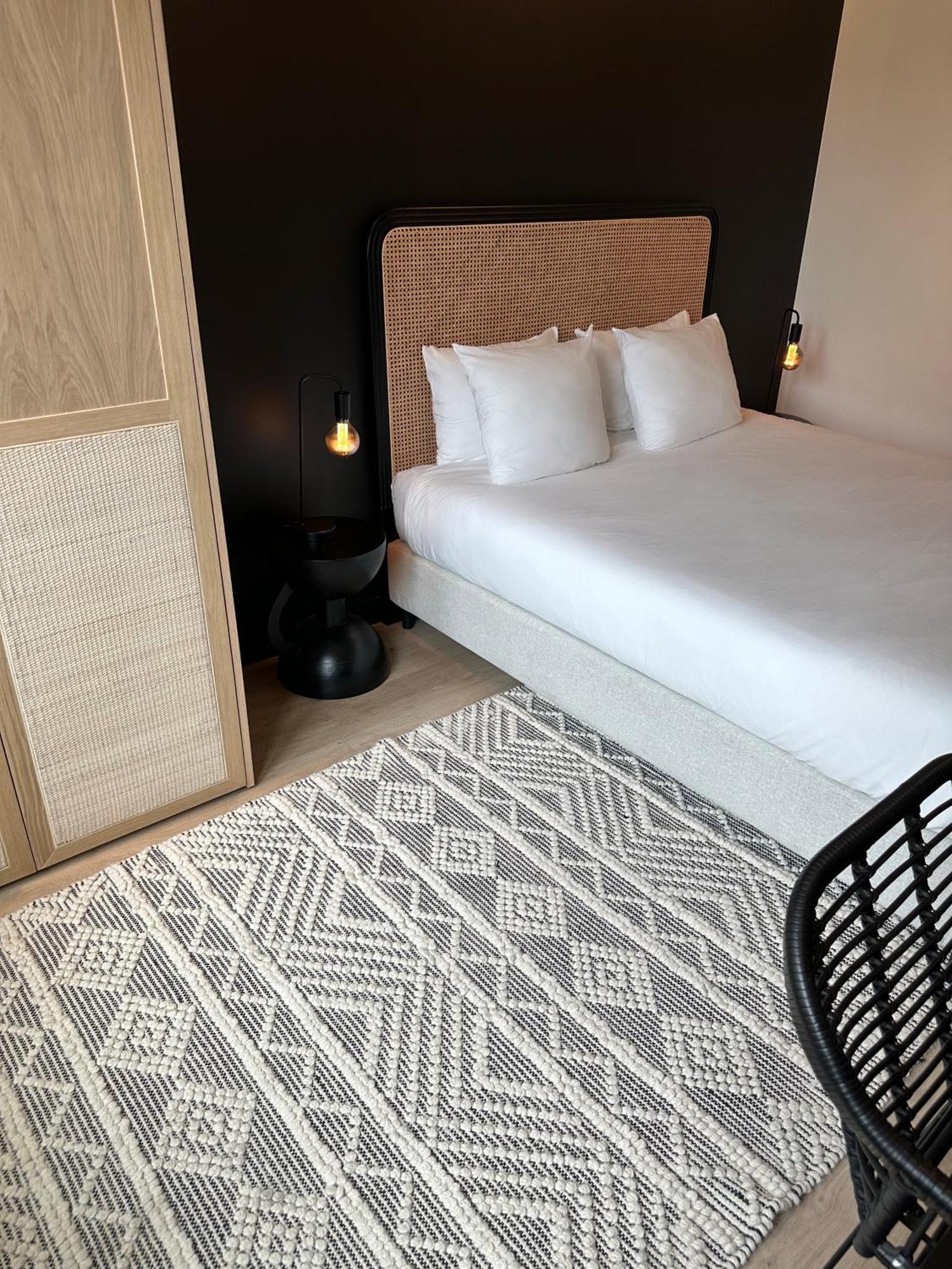 3 Bedroom Art-Nouveau Apartment With Free Parking Гент Екстериор снимка