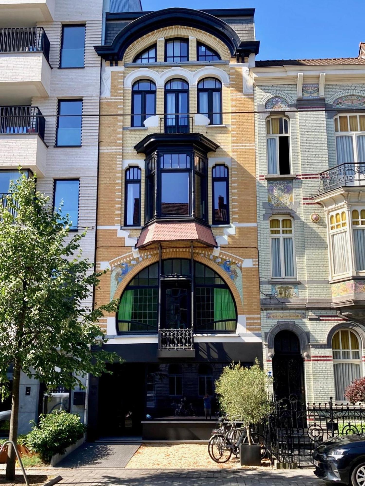 3 Bedroom Art-Nouveau Apartment With Free Parking Гент Екстериор снимка