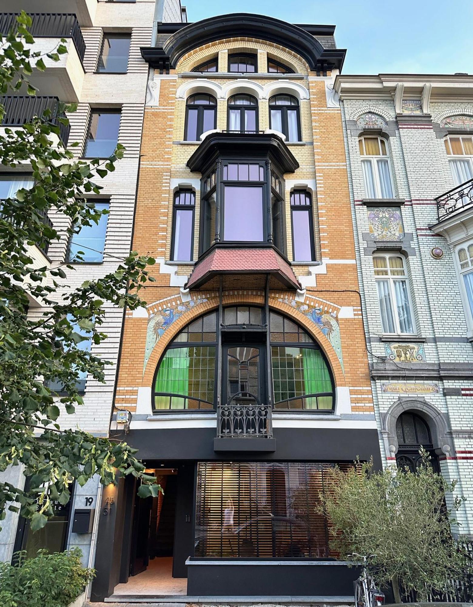3 Bedroom Art-Nouveau Apartment With Free Parking Гент Екстериор снимка